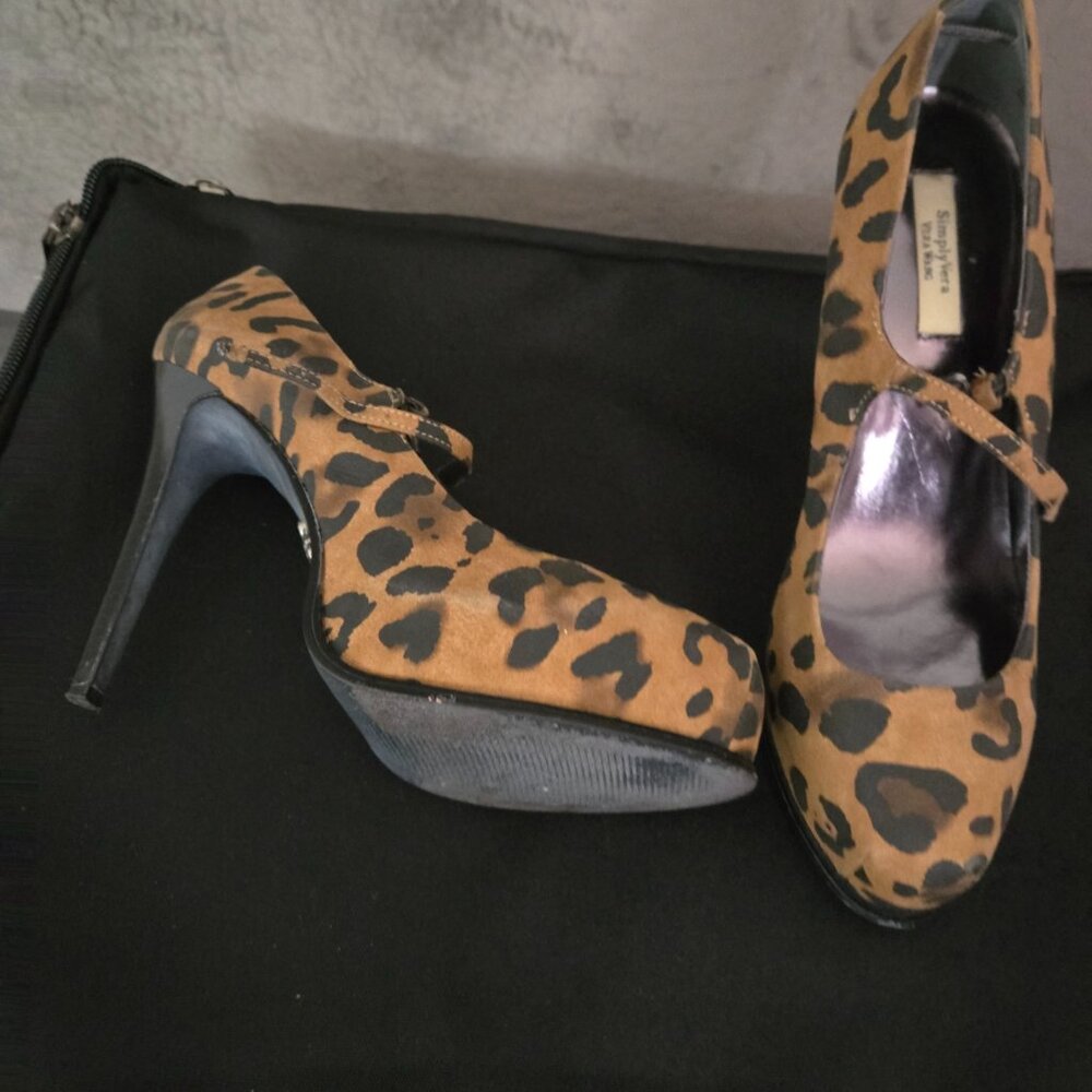 Beautiful "Simply Vera" Print Heel